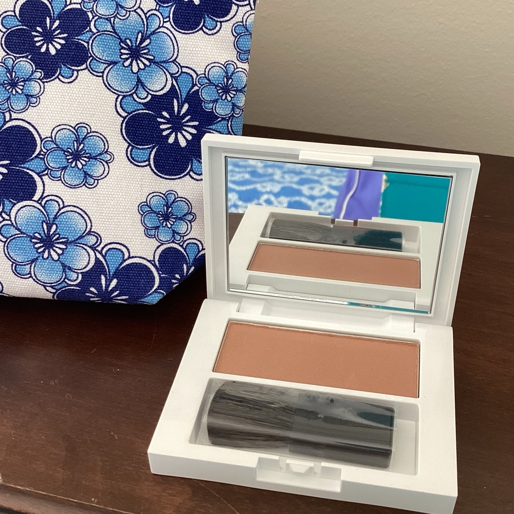 Estée Lauder Powder Bronzer Bronze Goddess and Cosmetic Bag